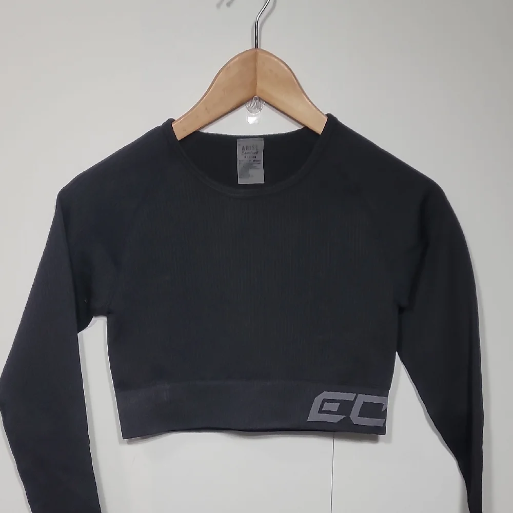 ECHT Black Crop Top